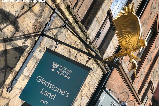 Private Old Town, Edinburgh Walking Tour - Bakehouse Close and the Old Town on screen