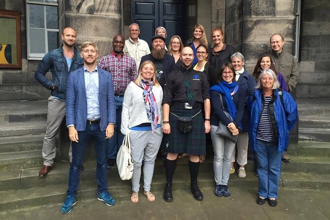 Private Royal Mile walking tour - Discover the history of our most famous street - Finishing near Edinburgh Castle and Grassmarket