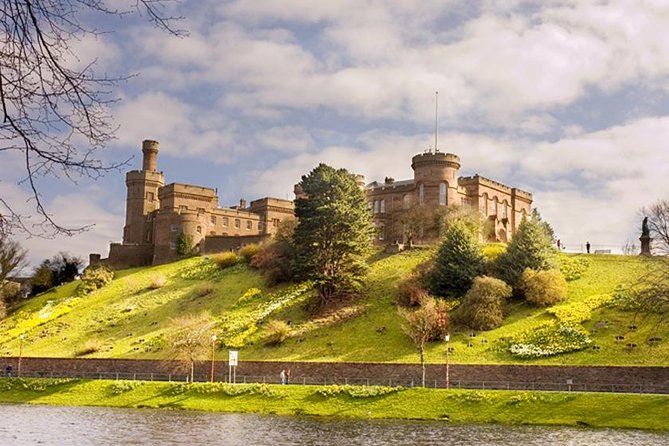 Private tour of Inverness (customisable) - Urquhart Castle beside Loch Ness