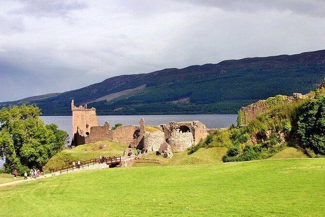 Private Tour to Loch Ness Culloden Battlefield Clava and Cawdor - Urquhart Castle gives Loch Ness its best viewpoint