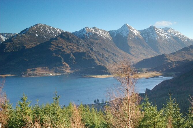 Private Tour to Skye, Fairy Pools, Portree and The Fairy Glen - Portree: lunch and a change of pace
