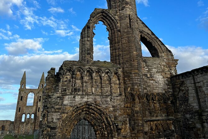 Private Tour to St Andrews and Scottish Coastal Villages - St Andrews, golf, university life and ruins by the sea