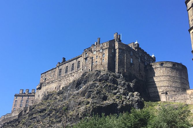 Private Walk: Edinburgh Old Town and New Town - Start with Edinburgh’s medieval Old Town