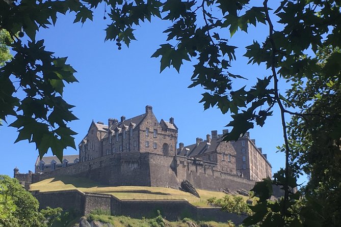 Private Walk: Edinburgh Old Town and New Town - Victoria Street and the Royal Mile