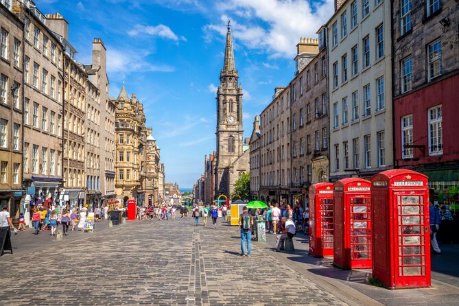 Private Walking Tour of Edinburgh Castle with Skip-the-Line - Why a private format can be worth the high price