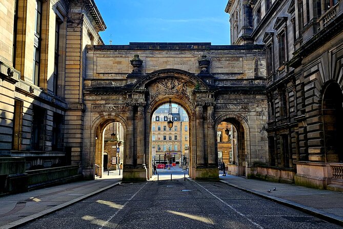 Privately Guided Day Tour of Glasgow in Luxury Minivan - Kelvingrove Art Gallery and Museum