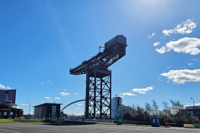 Privately Guided Day Tour of Glasgow in Luxury Minivan - Glasgow Green, the Doulton Fountain, and the closed People’s Palace