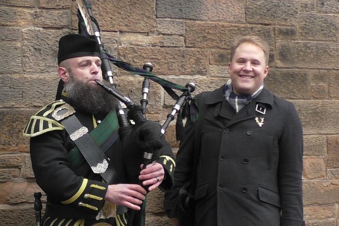 Royal Mile and Old Town Walking Tour - James Court, the Jolly Judge, and Edinburgh’s closes