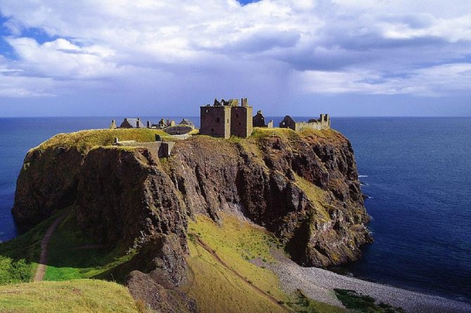 Scottish Castles Glamis and Dunnottar Italian Tour Guide - Two castles, one full day from Edinburgh