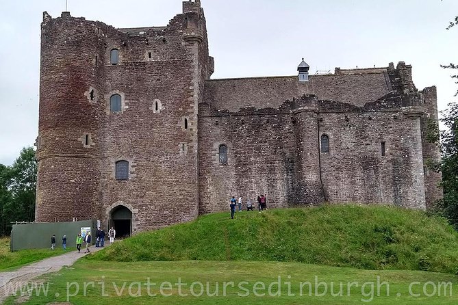 Scottish Whisky and Castles small group tours from Edinburgh - The vehicle and group size