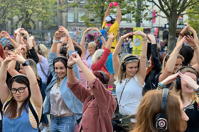 Silent Disco Adventure Tour - Starting at Hunter Square and finding the group