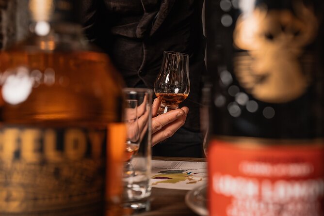 Small Group Edinburgh Whisky Tour and Tasting - Following whisky stories along the Royal Mile