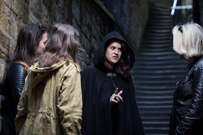 Small Group Ghost Tour incl. Underground Vaults & free drink in Megget's Cellar - Timing, group size, and what to wear