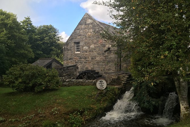 Speyside Whisky Experience - The Speyside Cooperage explains the cask