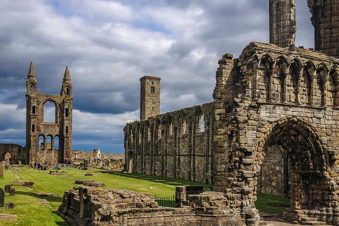St Andrews, Fife Coast Walk & Historic Abbey Tour from Edinburgh - Sea air at Lady’s Tower and the lighthouse