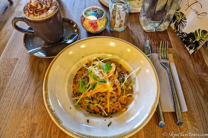 Tailored Premium Edinburgh Food Tour with Highest Quality Dishes - The guide makes the difference