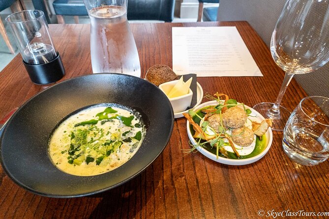 Tailored Premium Edinburgh Food Tour with Highest Quality Dishes - Old Town: food between closes, wynds, and landmarks