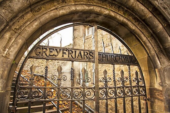 Tales from the Crypts: Ghouls, Graves and Ghostly Tales - A quiz makes the walk more social