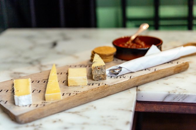 The 10 Tastings of Edinburgh With Locals: Private Food Tour - John Knox House and the history between bites