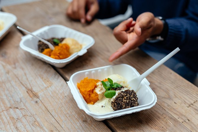 The 10 Tastings of Edinburgh With Locals: Private Food Tour - Walking, weather, and comfort