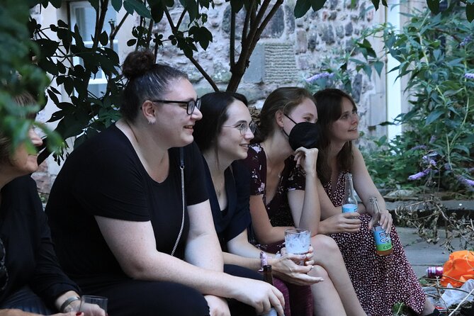 The Edinburgh Literary Pub Tour - Who gets the most from the theatrical format