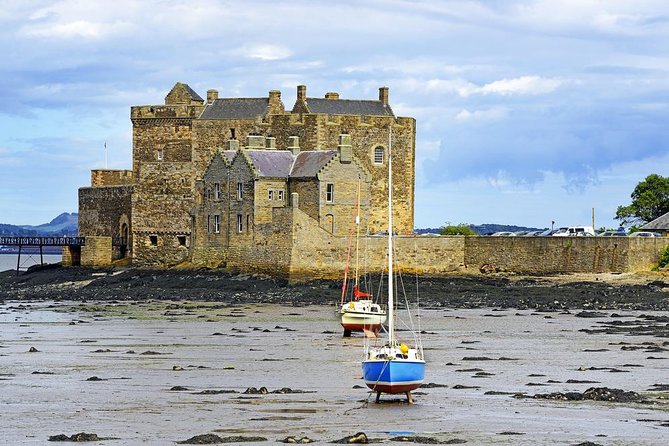 The Outlander 1 Day Experience - Midhope Castle: the photo stop at Lallybroch