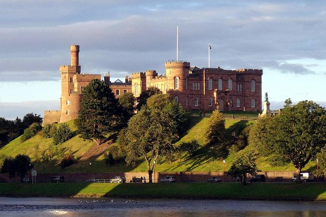 Urquhart Castle, Culloden, Clava Cairns, Loch Ness - Highland coos and alpacas near Beauly