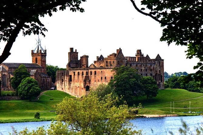 Wallace monument, Stirling Castle, Linlithgow Palace Private Tour - Transport, walking, and family details