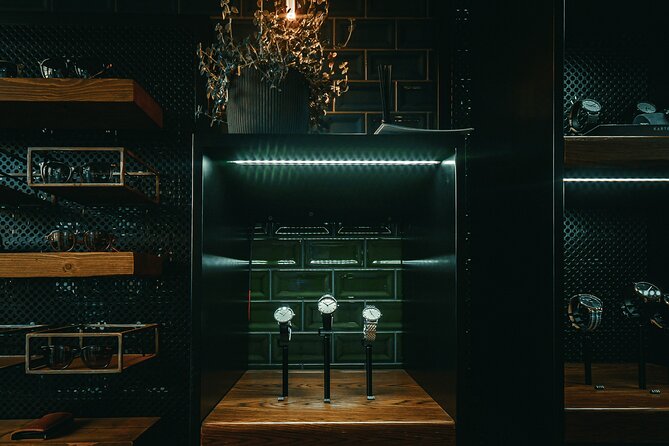 Watch Building Experience - St Andrews - Whisky, Scottish tablet, and a gentle start