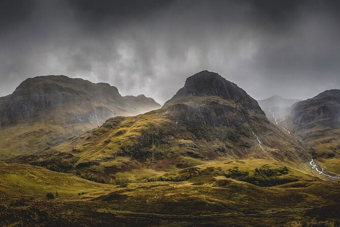 West Coast Lochs & Castles Tour - from Glasgow - From Glasgow to Loch Lomond at Luss